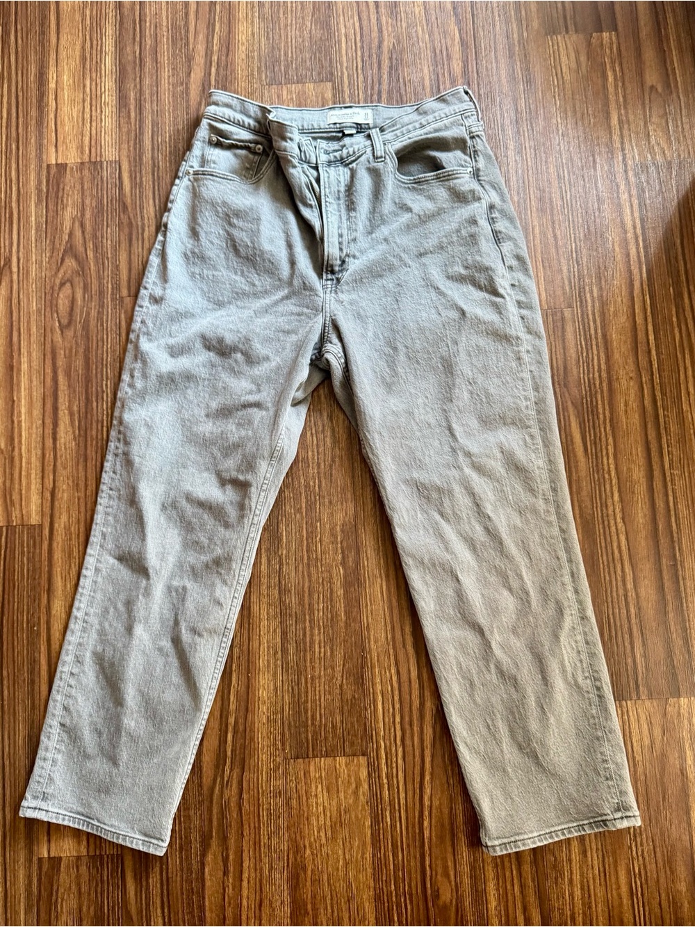 Abercrombie Ankle Straight Leg Jean
